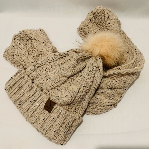Hat and Scarf Set Knit Tweed Faux Fur Pom Pom NEW - Picture 7 of 8